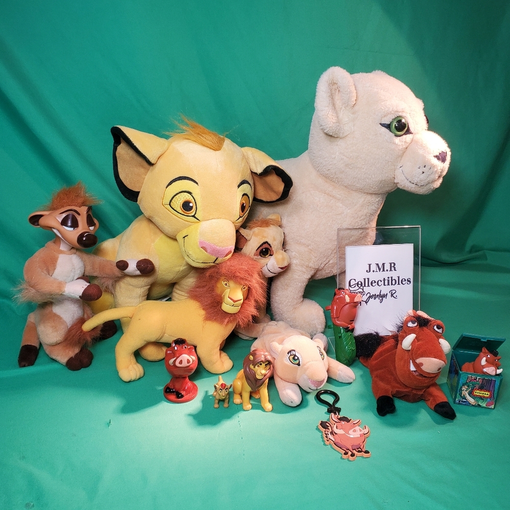 HAKUNA MATATA, COLLECTORS Vintage Disney's The Lion King Lot